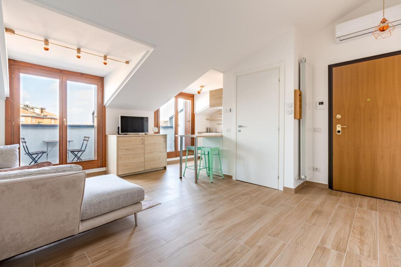 Cozy Studio W/Parking 5 Min Walk From The Bus Stop Milano Esterno foto