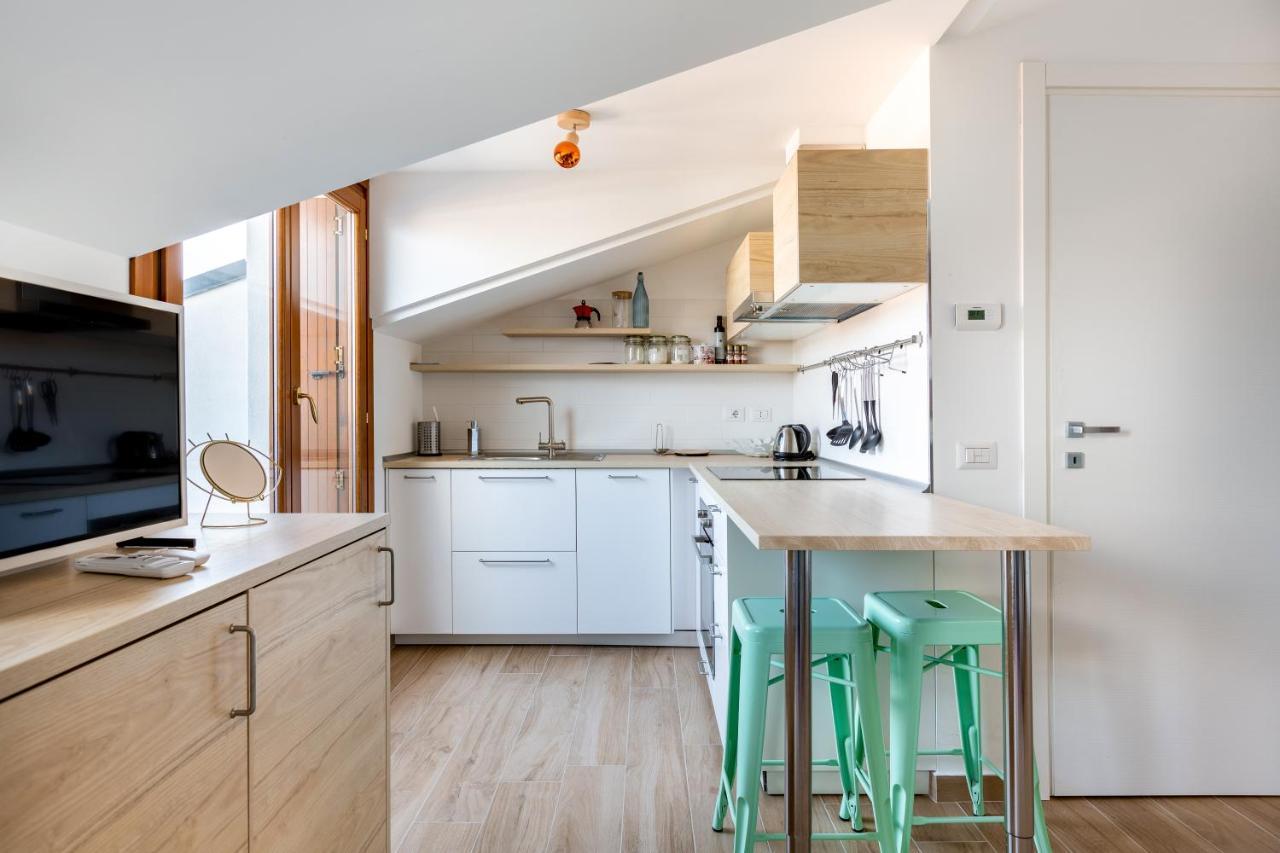 Cozy Studio W/Parking 5 Min Walk From The Bus Stop Milano Esterno foto