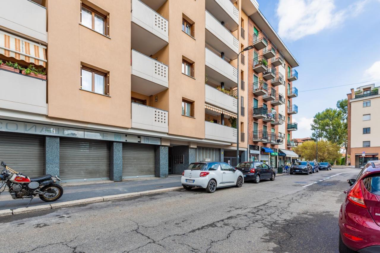 Cozy Studio W/Parking 5 Min Walk From The Bus Stop Milano Esterno foto